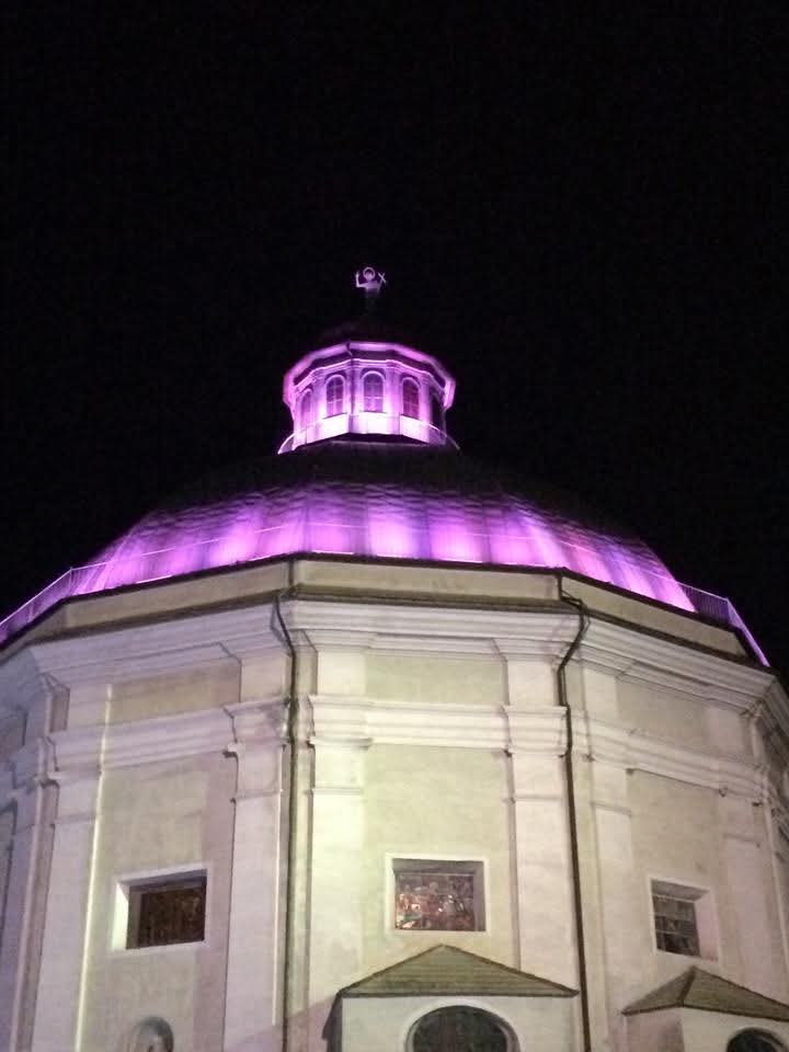 Illuminazione viola Cupola Chiesa San Giovanni Battista Loano Maxvh