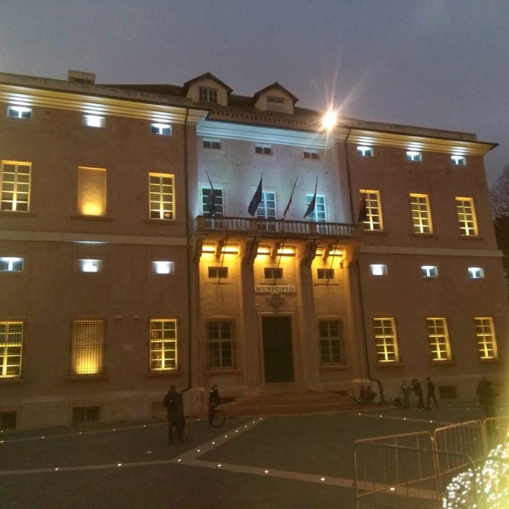 Illuminazione bianco caldo Municipio di Loano Maxvh