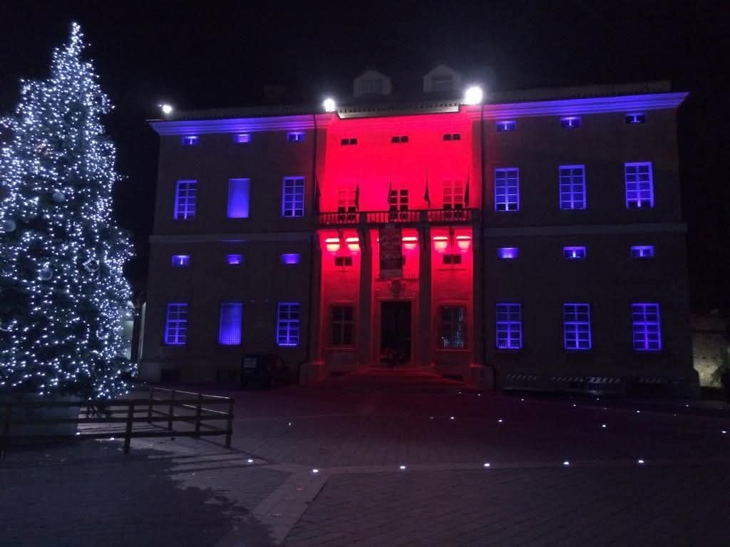 Illuminazione architetturale Natale Municipio di Loano Maxvh