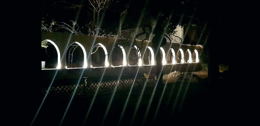 Illuminazione a led muretto esterno casa privata Maxvh