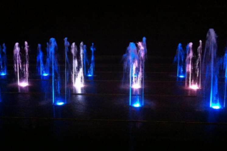 Illuminazione led bianco e blu Fontane Chiavari Maxvh